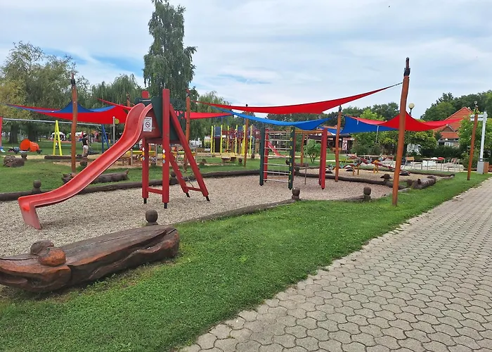 Hajni Apartmanhaz מלון דירות