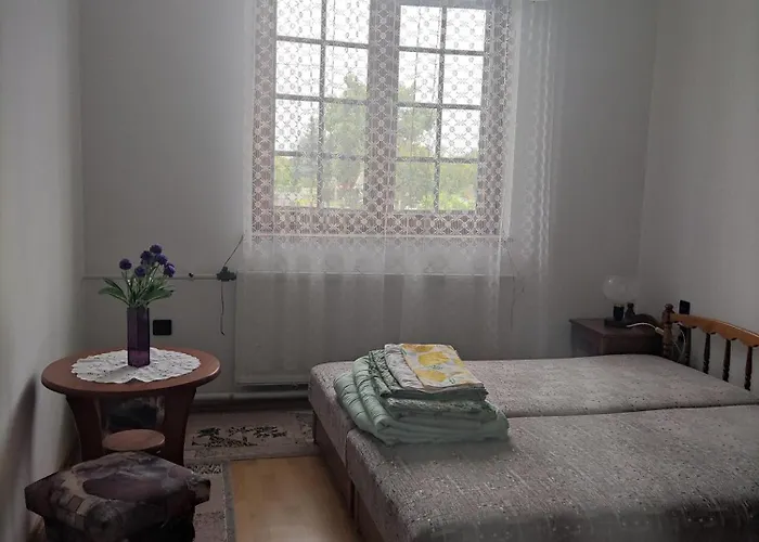 Hajni Apartmanhaz מלון דירות פוניארצוושהג'